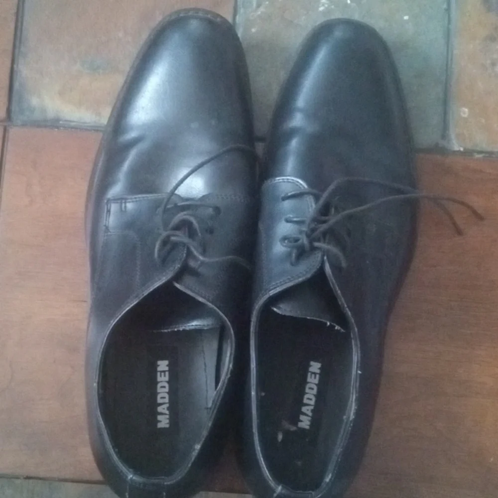 Steve Madden Black dress shoes Size 12